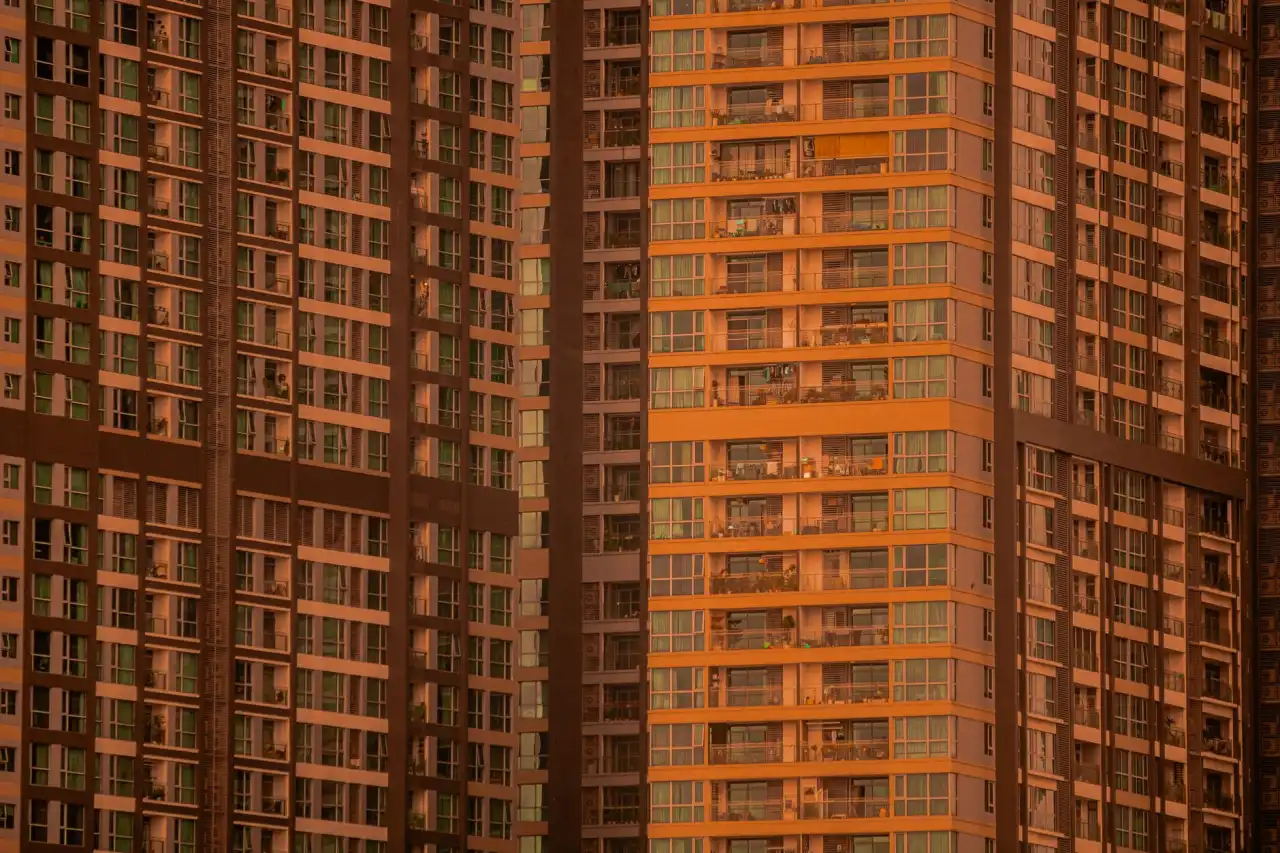 重庆企业官网建设：品牌型网站与营销型网站的选型对比分析
