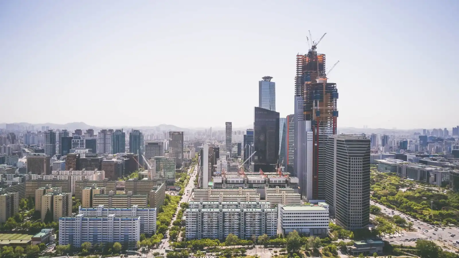 2025年企业品牌官网建设的技术趋势与响应式设计应用